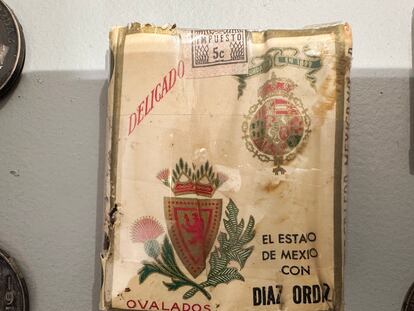 Una cajetilla de cigarros con el nombre del expresidente Gustavo Díaz Ordaz.