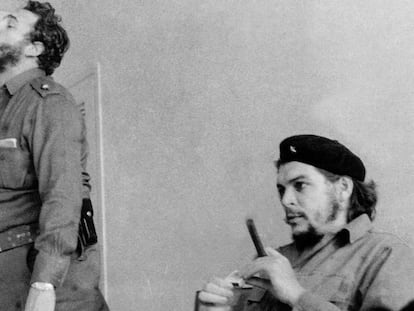 Fidel Castro i Ernesto Guevara a l'Havana, als anys 60.