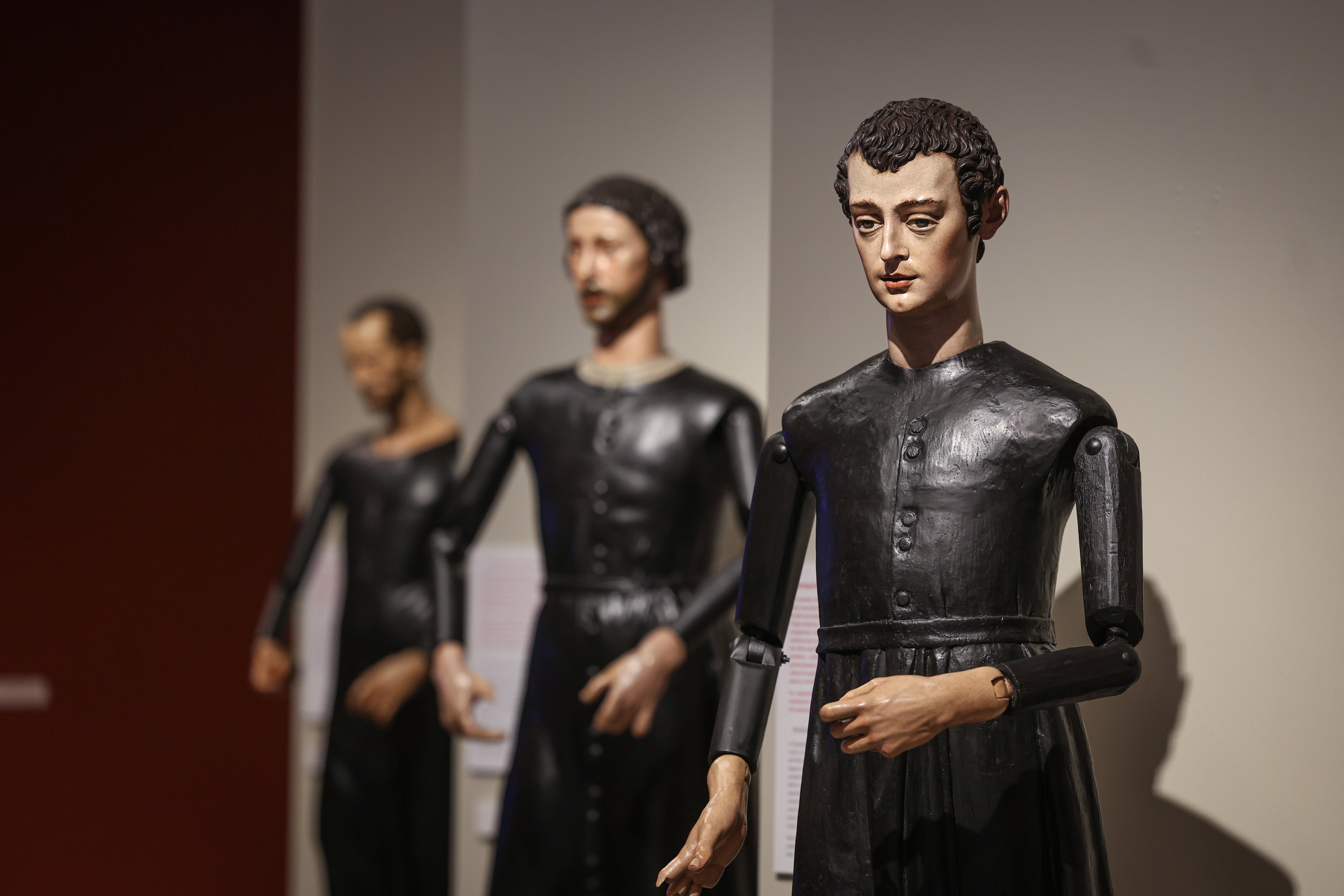 Esculturas de San Juan Soan Goto y San Pablo Miki, atribuidas al maestro Juan de Mesa, y la de San Diego Kisai, atribuida al taller de Juan Martínez Montañés.