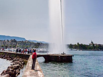 El famoso Jet d’Eau de Ginebra, que alcanza los 140 metros de altura.