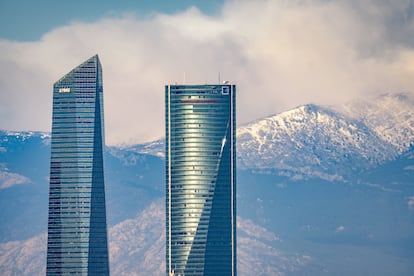 Dos de las cuatro torres de madrid