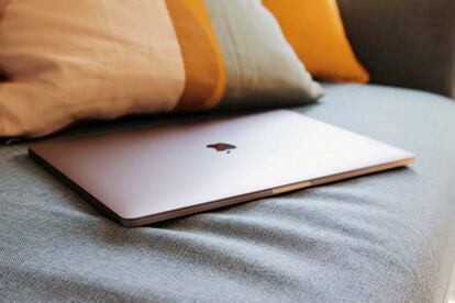 Apple MacBook cama