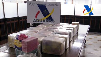 Alijo de cocaína interceptada en el mar por la Agencia Tributaria.