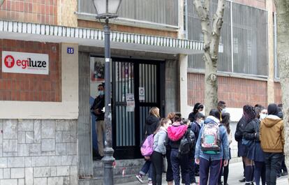 Colegio Presentación de María, en el centro de Bilbao, que ha anunciado que cerrará a final de curso por la caída de alumnos.