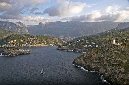 Vista aèria de les costes de Sóller, Mallorca.