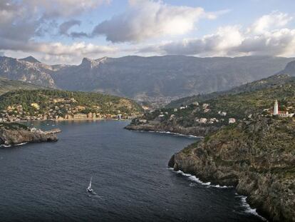 Vista aèria de les costes de Sóller, Mallorca.