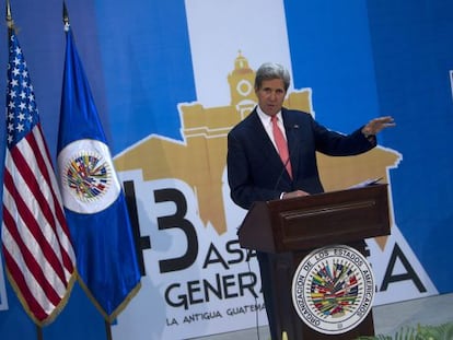 El secretario de Estado de EE UU, John Kerry, habla en la sesión plenaria de la 43 asamblea anual de la OEA.