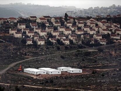 Constru&ccedil;&atilde;o de casas israelenses no norte de Ramallah. 