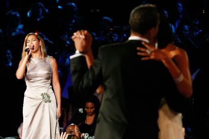 El matrimonio Obama baila en el Neighborhood Inaugural Ball a ritmo de una de las canciones de Beyoncé.