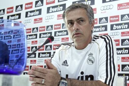 Mourinho, durante la rueda de prensa en Valdebebas.