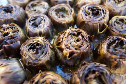 Carxofes cuinades al forn.