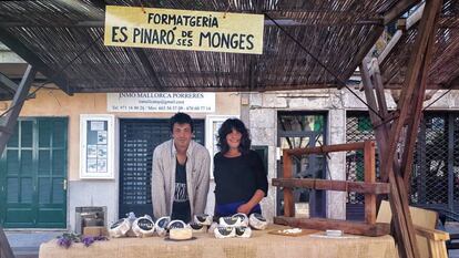 Francisca Sitges i Miquel Vilallonga, de la formatgeria Es Pinar de ses Monges. 