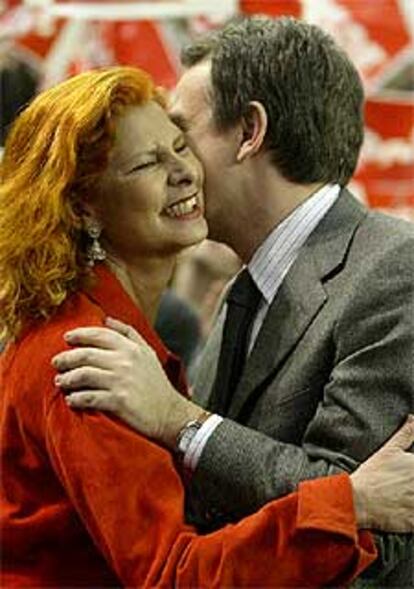Carmen Alborch y José Luis Rodríguez Zapatero, en el mitin de Valencia.