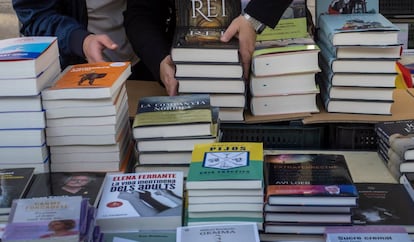 Per Sant Jordi tant es poden trobar grans clàssics com llibres carregats de patetisme.