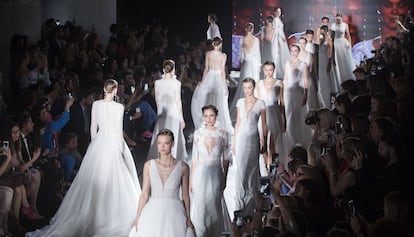 Desfile de Rosa Clara en la Barcelona Bridal Fashion Week.