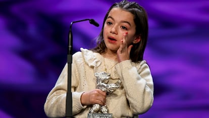 Sofia Otero receives the Silver Bear for Best Acting Performance in a Leading Role at the Berlinale Awards Ceremony during the award ceremony at the Berlinale Film Festival in Berlin, Germany, Saturday, Feb.25, 2023. (Joerg Carstensen/dpa via AP)