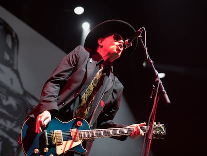 Julián Hernández, al frente de Siniestro Total el viernes en el WiZink Center de Madrid.