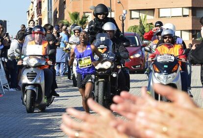 El ganador de la Marat&oacute;n Trinidad Alfonso de Valencia 2015, John Nzau Mwangangi.