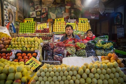 A diferencia de la mayoría de centrales de abastos del mundo, la mexicana permite el acceso a particulares. Hay una pequeña zona dedicada al comercio de menudeo donde hacer la compra sale un 30 % más barato que en cualquier otro sitio de la capital. 