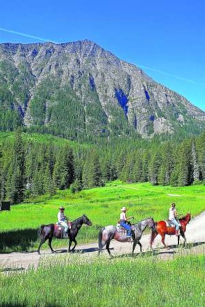 Vaqueros en las montañas del Estado de Montana, en Estados Unidos.