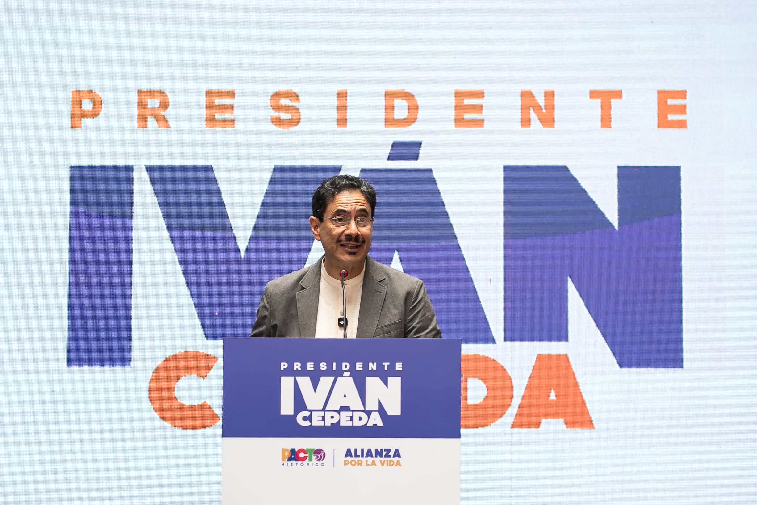 Iván Cepeda se desmarca definitivamente de una constituyente “Es el momento de la concertación”