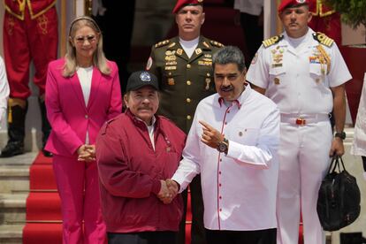 Daniel Ortega y Nicolás Maduro en el Palacio Presidencial de Miraflores en Caracas (Venezuela), el 24 de abril de 2024.