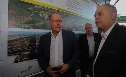 Alckmin com Laurence Lourenço em evento em Sato, em abril.