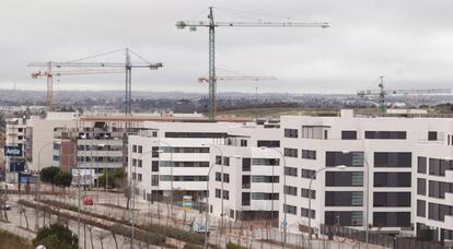 Construcción de bloques de vivienda nueva en el PAU Arroyo del Fresno de Madrid.