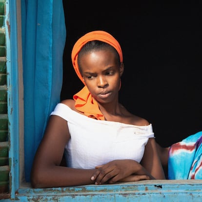 Desde la izquierda, Rihane Khalil Alio y Achouackh Abakar Souleymane, hija y madre en 'Lingui'.