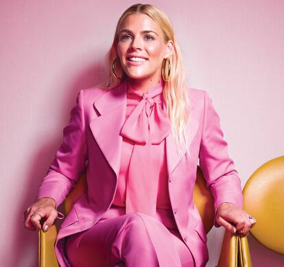 Busy Philipps, en la portada promocional de sus memorias.