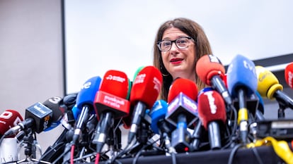Leire Díez, durante una declaración ante los medios en un hotel de Madrid, el pasado junio.