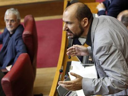 El diputado socialista Josep Moreno, durante el debate de este miércoles en las Cortes Valencianas.