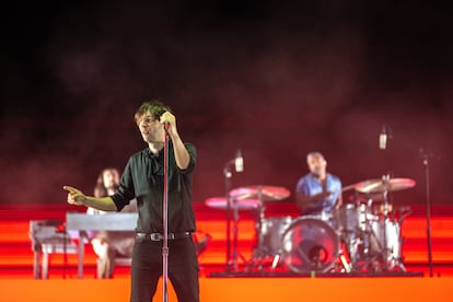 Thomas Mars, durante la actuación de Phoenix en la jornada inaugural del Primavera Sound, el 29 de mayo.