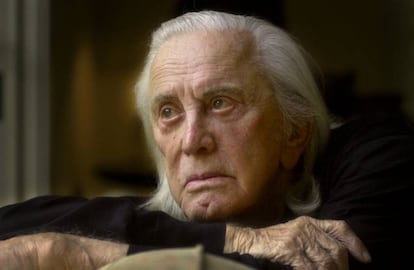 Kirk Douglas, em novembro de 2001.