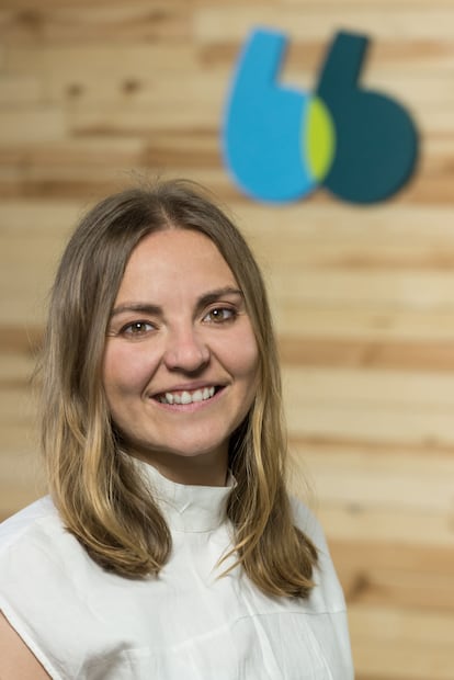 Itziar García es la nueva directora internacional de comunicación y relaciones institucionales de BlaBlaCar y seguirá codirigiendo el mercado español. Tras más de siete años trabajando en el sector asegurador, decidió dar un giro a su trayectoria profesional para dedicarse a la comunicación. Antes de su incorporación a BlaBlaCar, hace seis años, García ha trabajado en consultoras de comunicación como Burson-Marsteller y Edelman. También es presidenta de Vivaces.