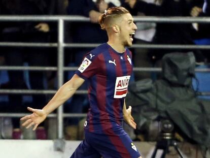 Keko celebra el primer gol del Eibar. 