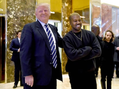 Kanye West com o presidente dos Estados Unidos, Donald Trump, em dezembro de 2016.