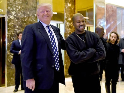 Kanye West, a la derecha, con el presidente de Estados Unidos, Donald Trump, en diciembre de 2016.