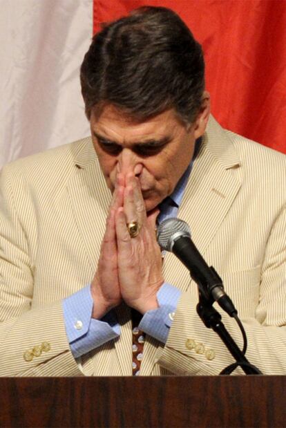 El gobernador de Tejas, Rick Perry, anoche en un acto del Partido Republicano en Birmingham, Alabama.