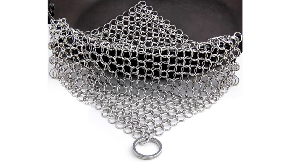 Este limpiador de hierro fundido cuenta con más de 2.000 reseñas en Amazon.