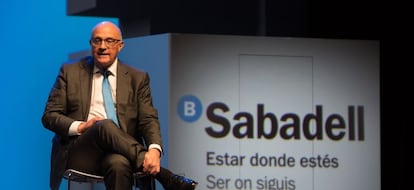 Josep Oliu, presidente de Banco Sabadell, en la convenci&oacute;n de directivos