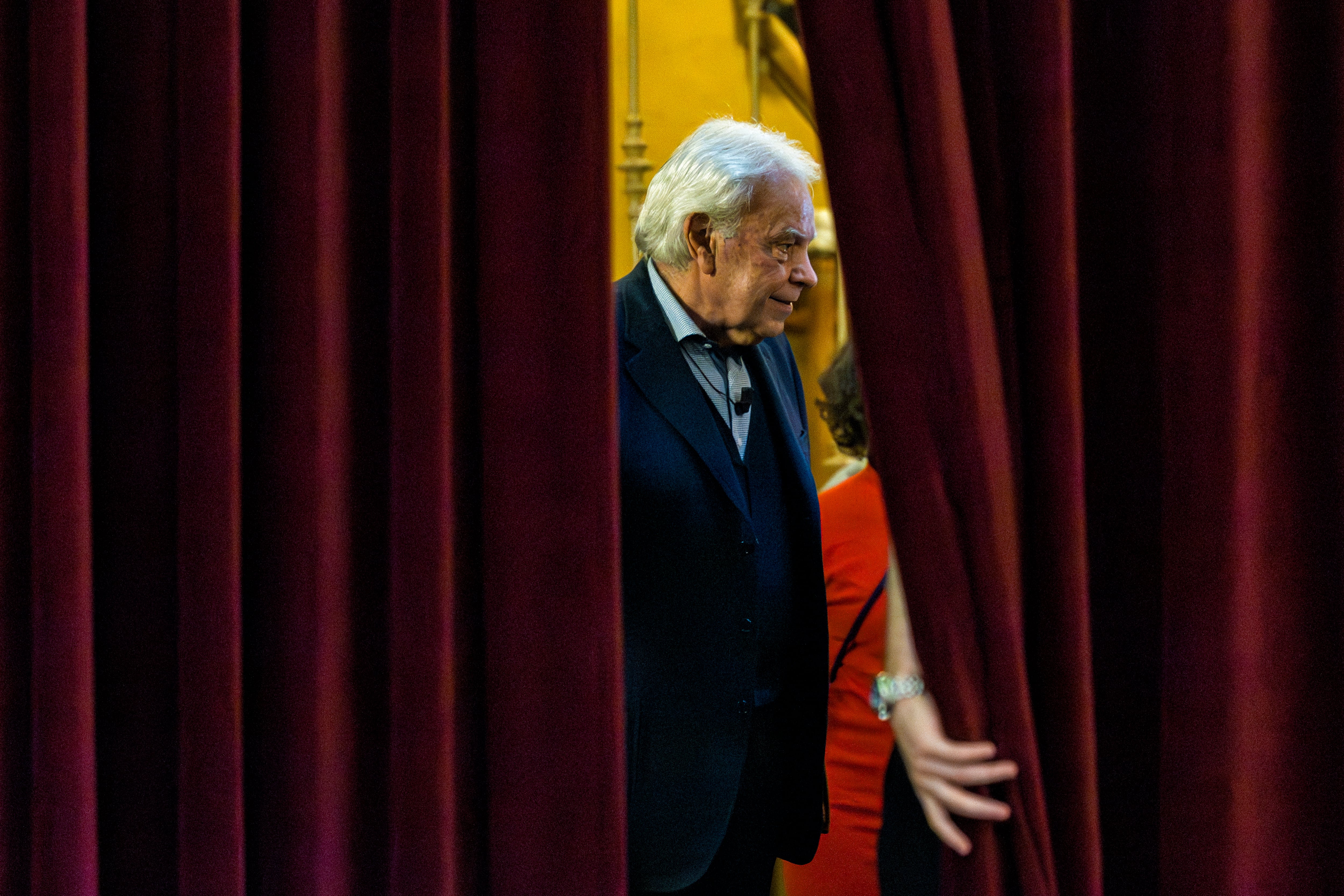 El ministro Torres invita a Felipe González a dejar el PSOE: “Cuando quieres que pierda el líder de tu partido, piensa qué haces ahí”