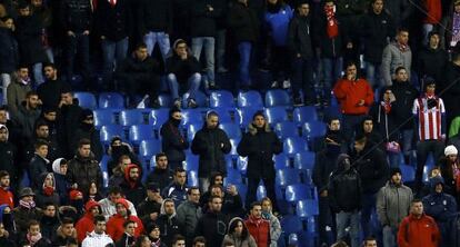 Uno de los fondos de la grada del Calder&oacute;n, en el pasado Atl&eacute;tico-Villarreal.