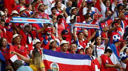 Los aficionados de Costa Rica en el partido ante Holanda.
