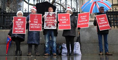 Manifestantes a favor del Brexit frente al Parlamento británico. 