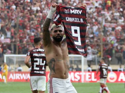 Gabriel Barbosa celebra sus goles.