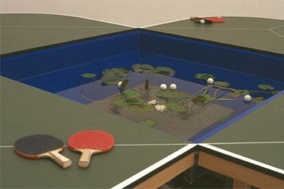 'Mesa de ping-pong' (2005), del mexicano Gabriel Orozco, que se expondrá en el Museo Reina Sofía.
Imagen de la exposición 'Iconofagias'.
Detalle de 'Instalación', de Acamonchi, en la muestra 'Tijuana Sessions'.
