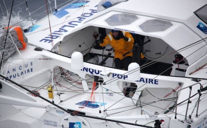 Armel Le Cleac&rsquo;h, a bordo del &#039;Banque Populaire VIII&#039;, cerca de las islas Kerguelen en el oc&eacute;ano &Iacute;ndico.