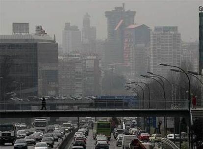 Contaminación en Madrid, vista desde la Avenida de América.