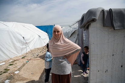 La alemana Romina Scheer, de padre español, en su tienda del campo de Al Roj este miércoles.